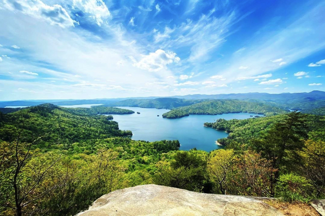 Khám phá hồ sâu nhất ở Nam Carolina: Hồ Jocassee